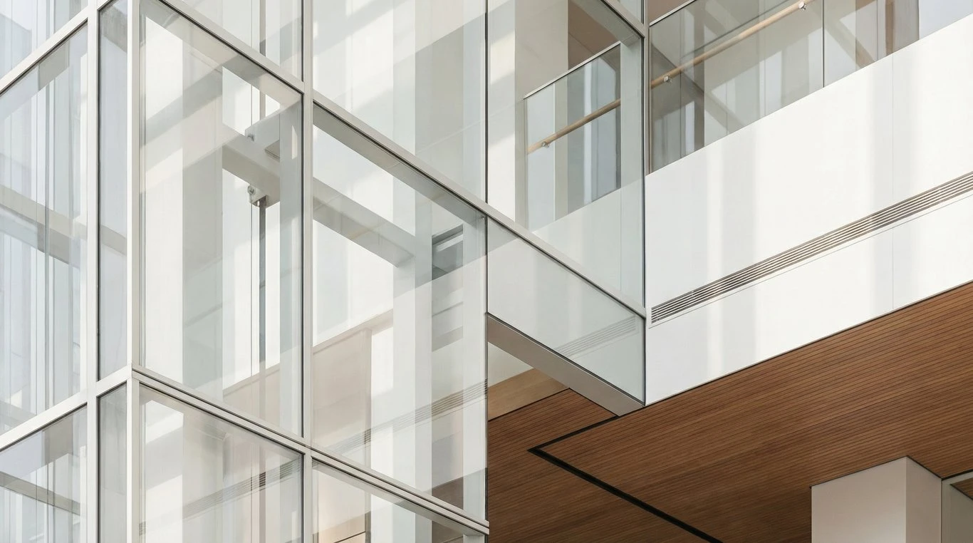 Architecture moderne et verre symbolisant la transparence
